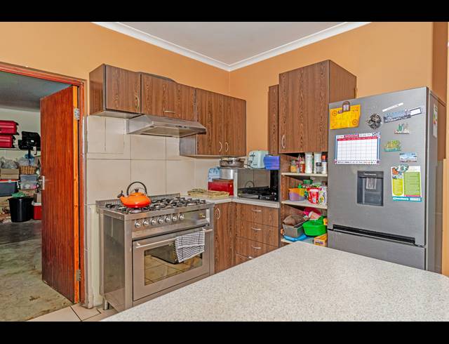 4 BEDROOM HOUSE FOR SALE IN SUMMERSET